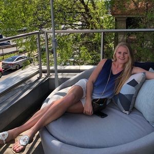 Meet your Posher, Helaina